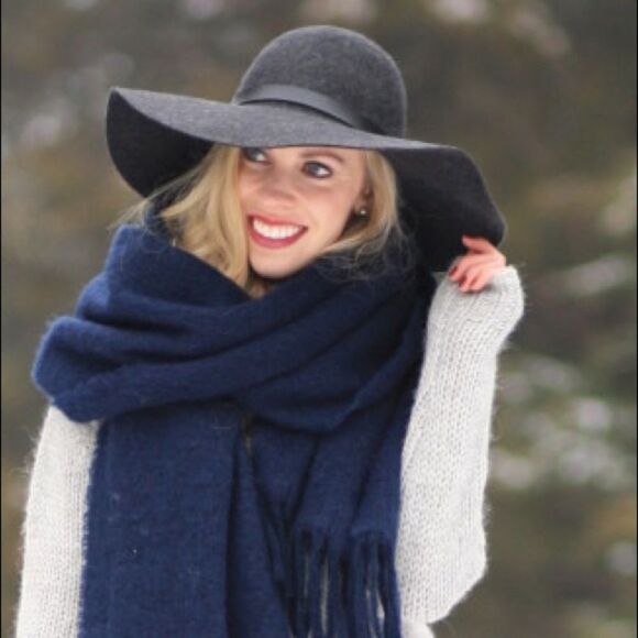 ✨HP✨H&M gray wool floppy wide brim hat✨ - Picture 3 of 12